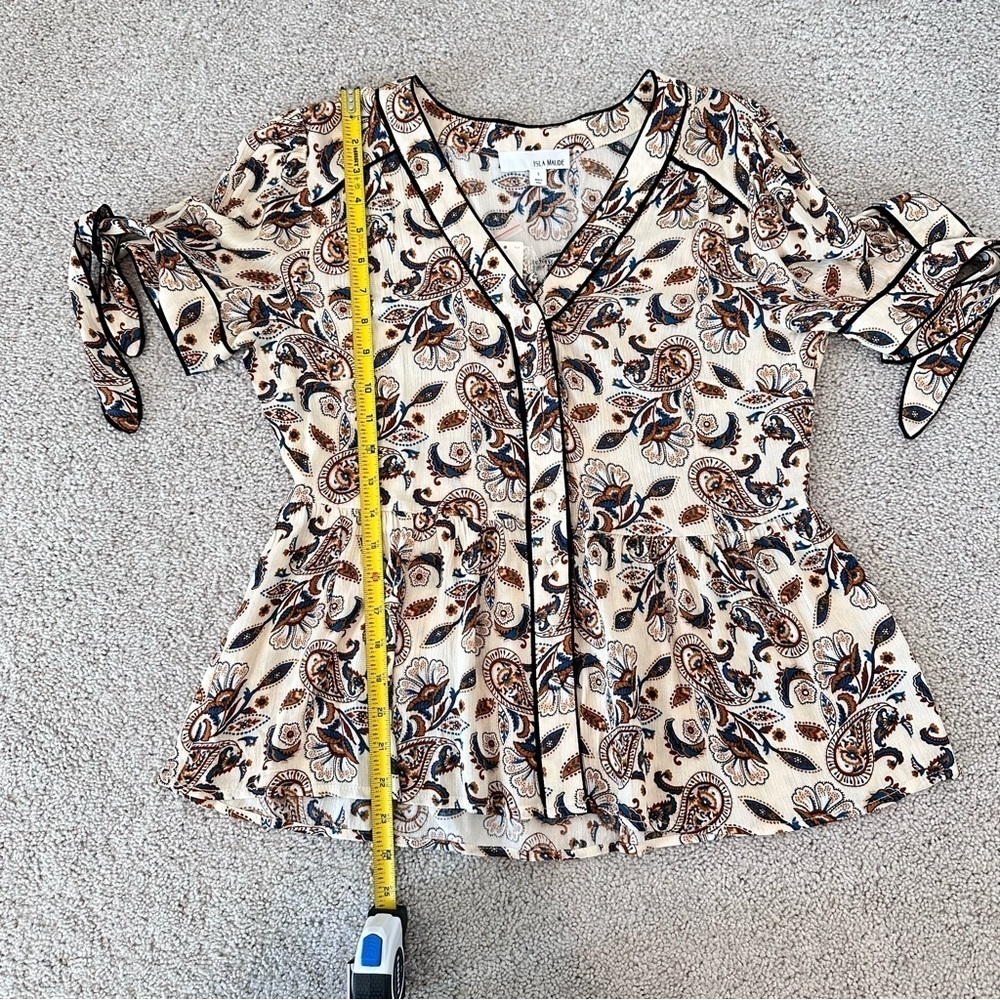 Isla Maude Anthropologie Perla Tied-Sleeve Buttondown - Picture 13 of 14